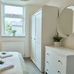 Centre & Coffeehouse Apartment York