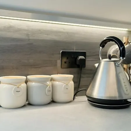 Apartment And Coffee Shop York
