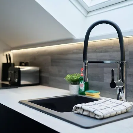 York City Centre Apartment With Riverside Walks York