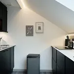 Centre & Coffeehouse Apartment York